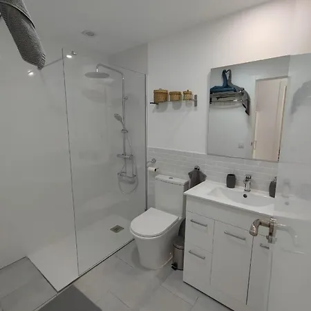 Paradise Apartment, With Wifi And Stunning Sea Views דירה *